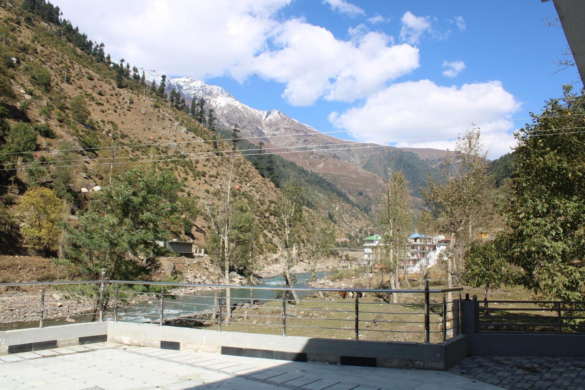 River Garden Hotel And Resort Naran Exteriér fotografie