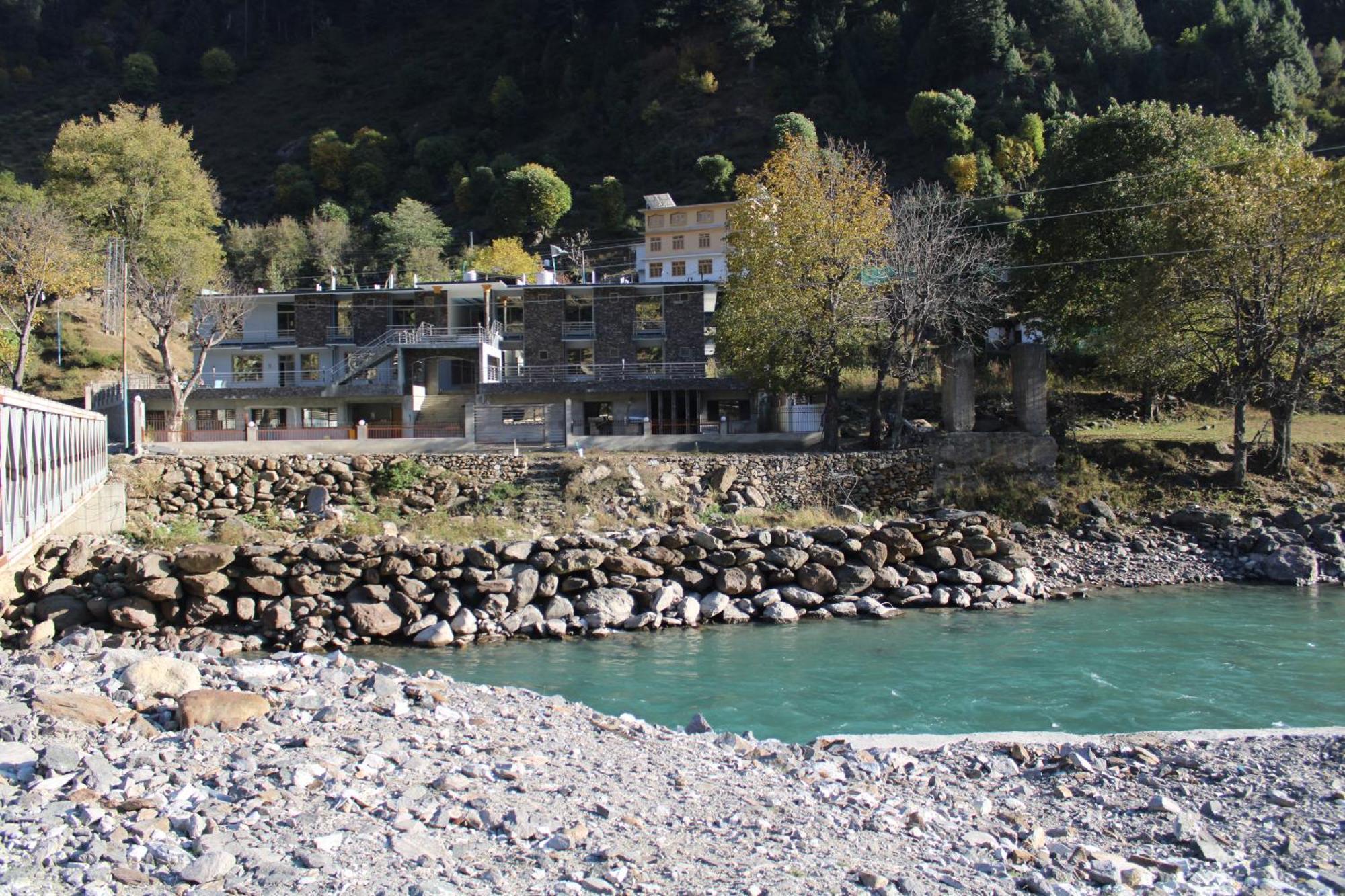 River Garden Hotel And Resort Naran Exteriér fotografie