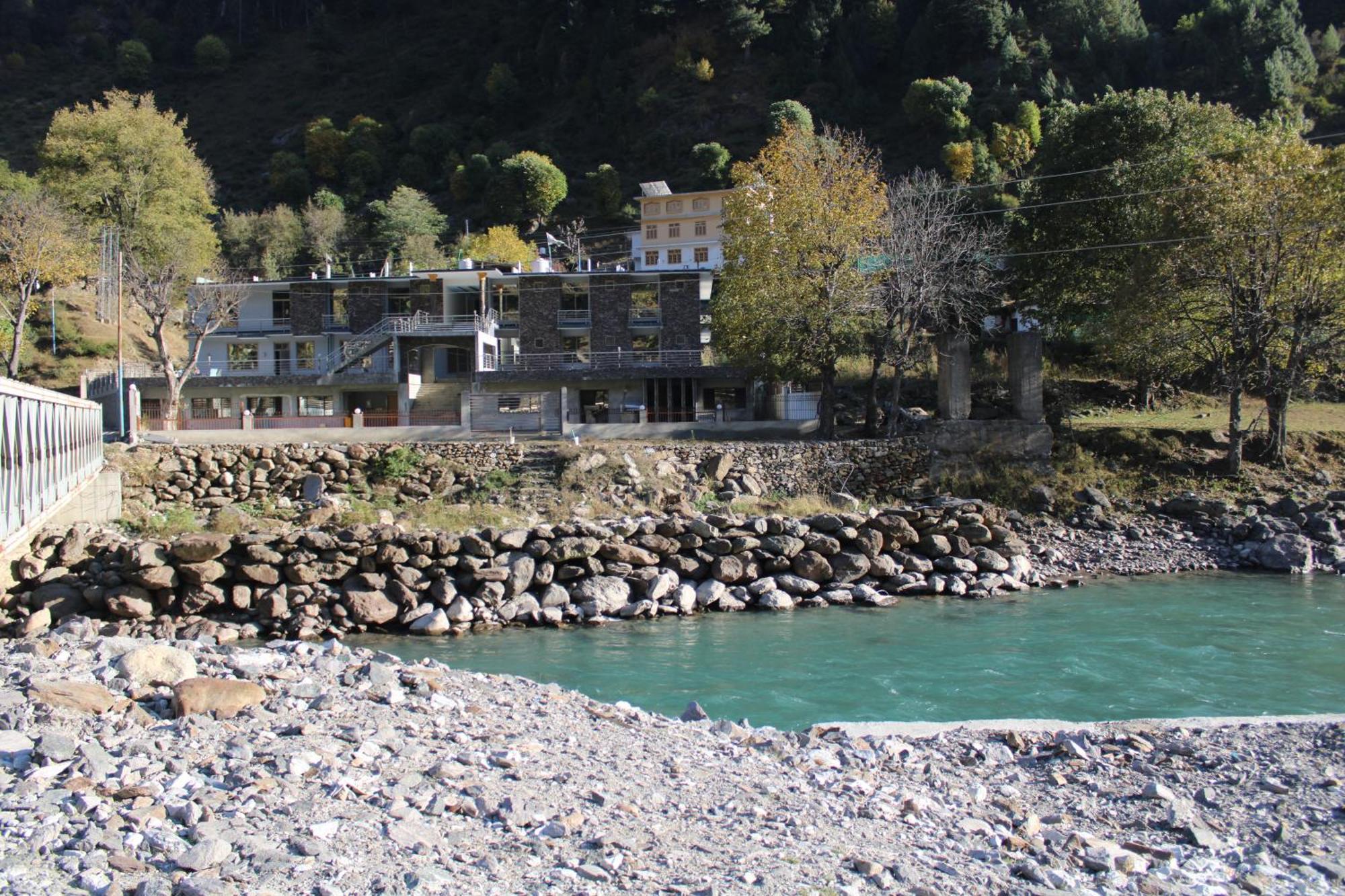 River Garden Hotel And Resort Naran Exteriér fotografie